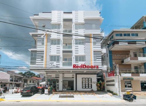 RedDoorz @ St. Catherine Residences Olongapo City 3