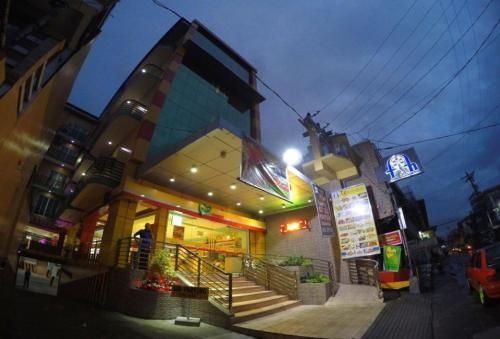 RedDoorz Plus @ Taj Hotel Tuguegarao 3