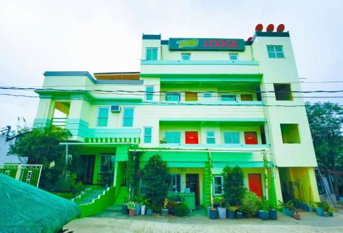 RedDoorz at D128 Lodge Cagayan Valley 3