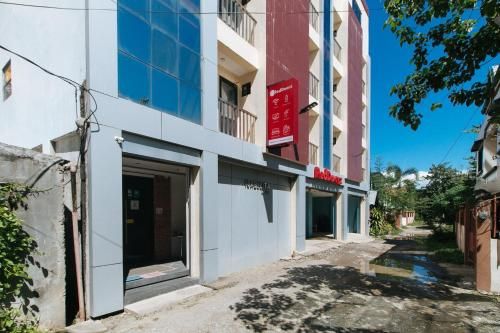 RedDoorz at Isabelita Hotel Tuguegarao City 3