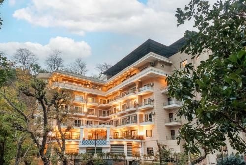 Stone Wood Hotel, Rishikesh 3 estrellas en Rishīkesh