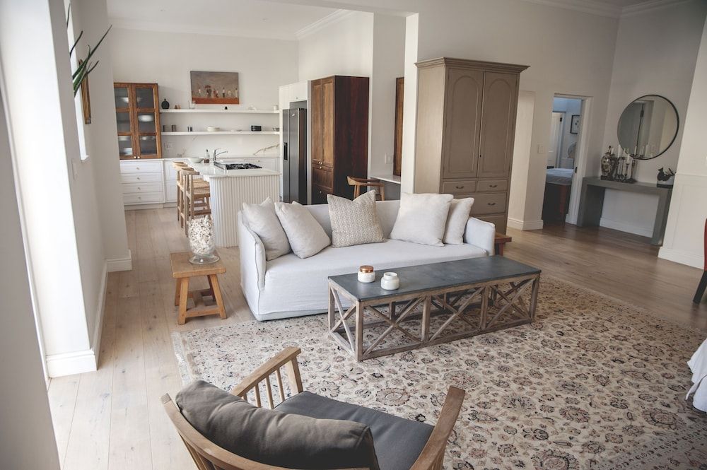 The Grand Hotel Robertson 3