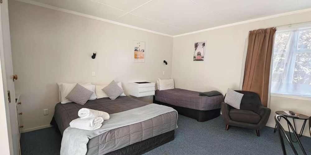 Chanel Court Motel 3