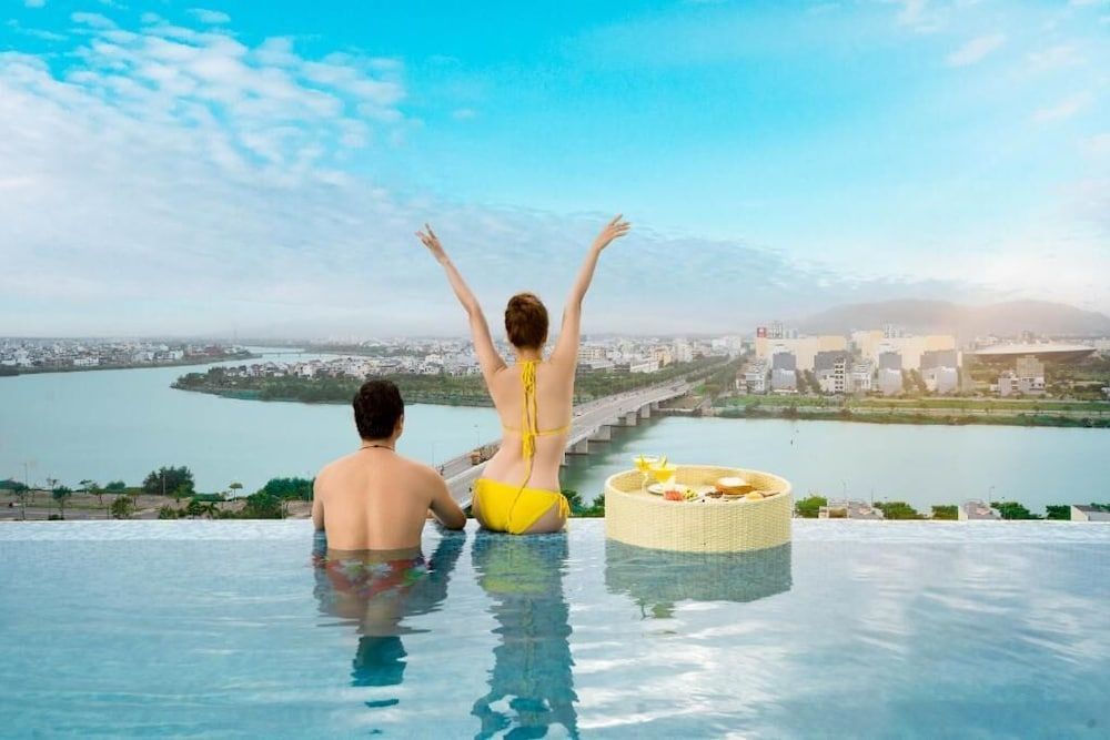 RHM Luxury Hotel and Suite 1