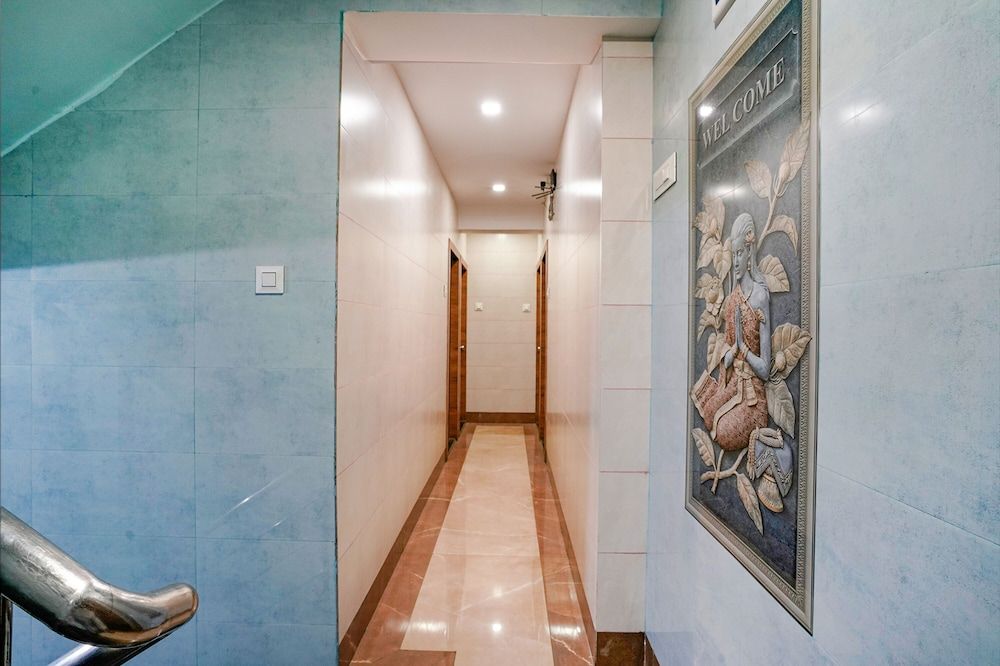 FabHotel White Gold 3