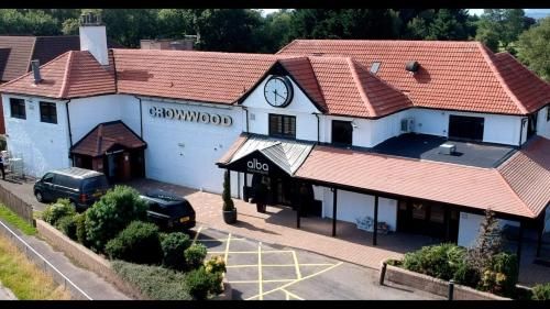 Crowwood Hotel and Alba Restaurant 2