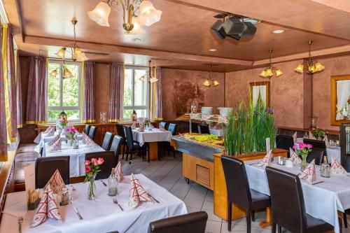 Landhotel Zum Niestetal 2