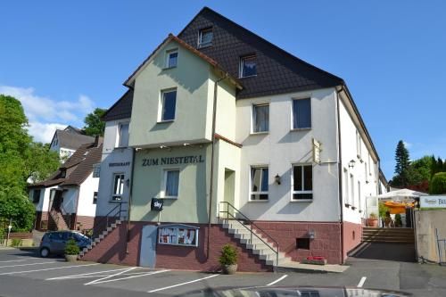 Landhotel Zum Niestetal 2 estrellas en Kassel