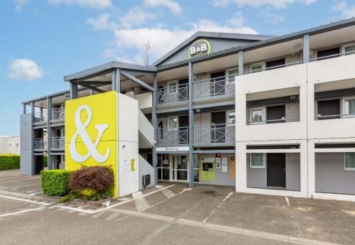 B&B HOTEL CHARTRES Le Forum 2