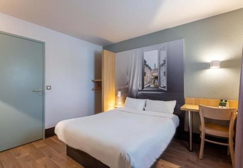 B&B HOTEL CHARTRES Le Forum 2 estrelas em Chartres