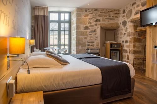 Charme et Caractère Le Turenne 3 estrellas en Aurillac