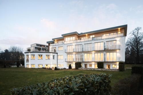 Hotel Vier Jahreszeiten an der Therme & Kliniken Bad Krozingen Nähe Freiburg & Schwarzwald Ideal für Wellness Kur & Business Ausflüge 24h Check In- WLAN & Parken gratis 3 estrellas en Freiburg im Breisgau