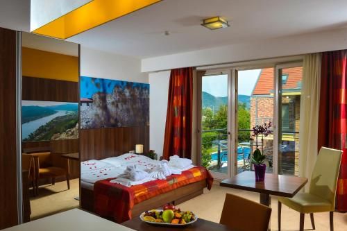 Royal Club Hotel 2