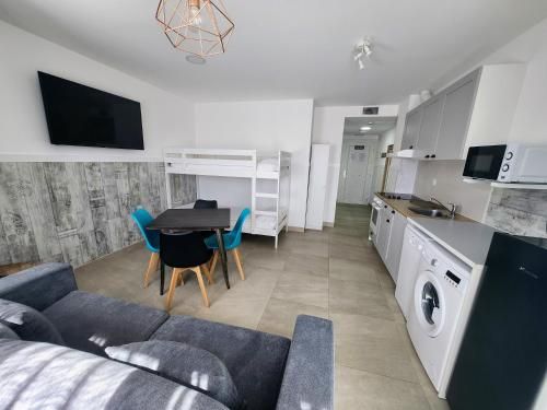 Apartamentos Playa De Covachos 3