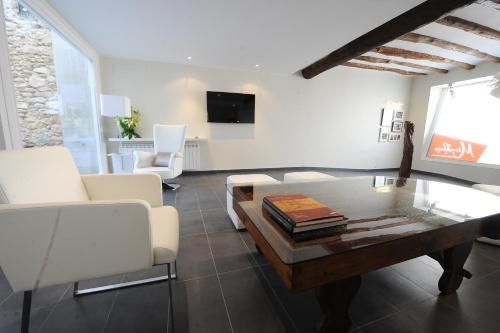 Apartamentos Turísticos Mirablanc 2