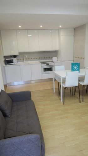 Apartamentos Palacio Azcárate Calle Calvario 1