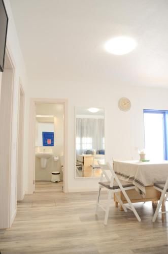 Apartamentos El Marinero - Iglesia 2