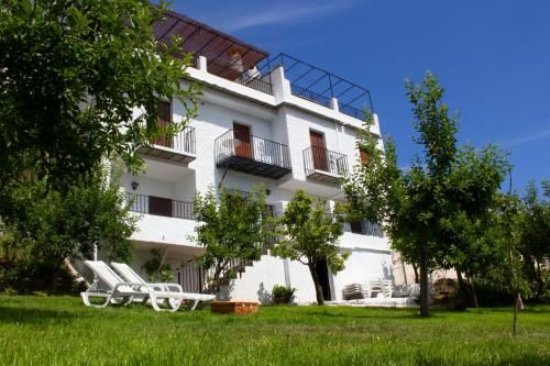 Puerta Bubión Apartamentos 1