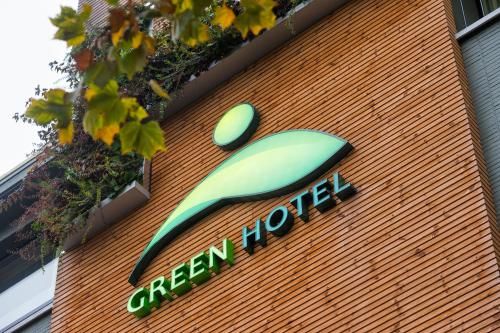 Green Hotel 2