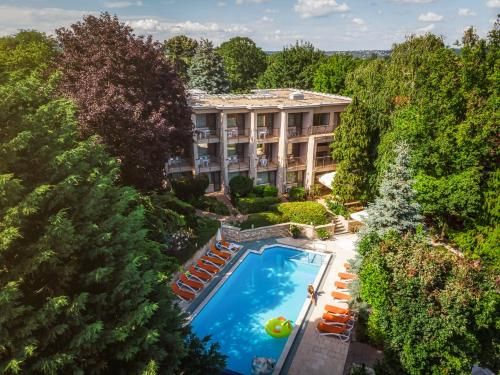 Hotel Villa Pax 3 étoiles à Balatonalmádi