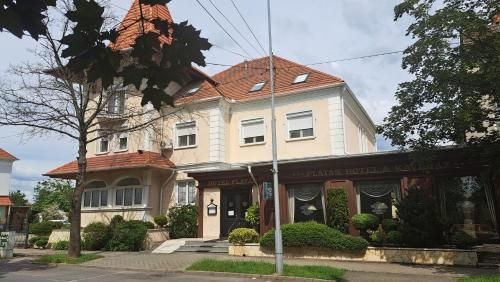 Platán Hotel 3 estrellas en Sárvár