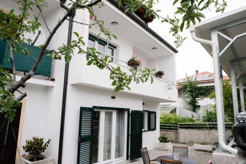 Apartments Petri 3 étoiles à Tisno