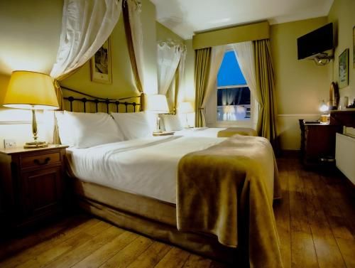 The Old Bank Bruff Family Town House 4 estrellas en Limerick
