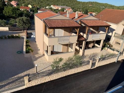 Apartments Mais Tisno 2