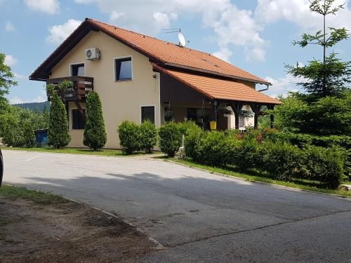 House Petra 3 estrellas en Rakovica