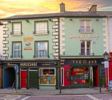 Behan's Horseshoe Bar & Restaurant
