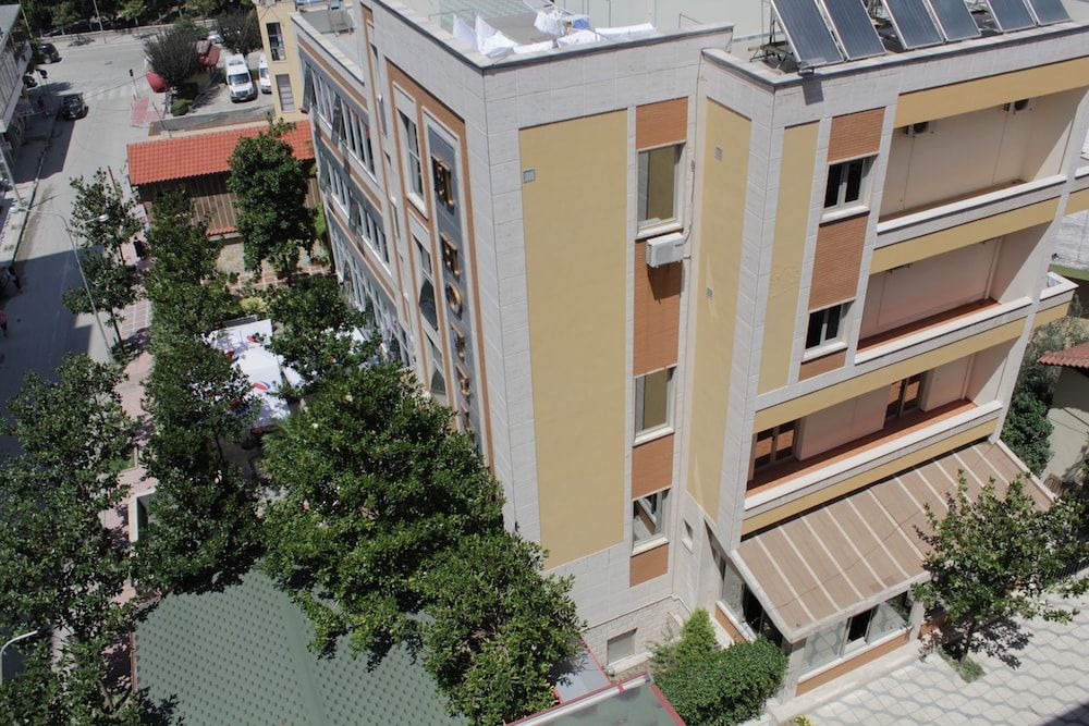 Hotel International 3 estrellas en Fier