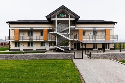 Safari Hotel 2