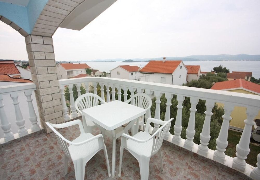 Apartments Vese 3 estrellas en Sveti Filip i Jakov