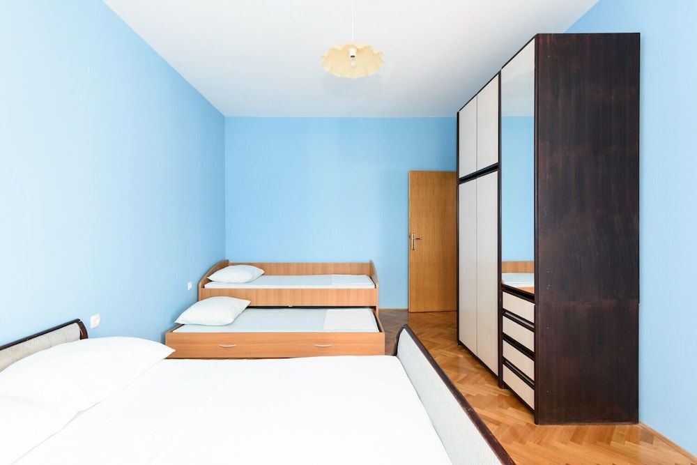 Apartments Vese 3