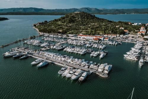Hotel Stomorin-Marina Hramina 2