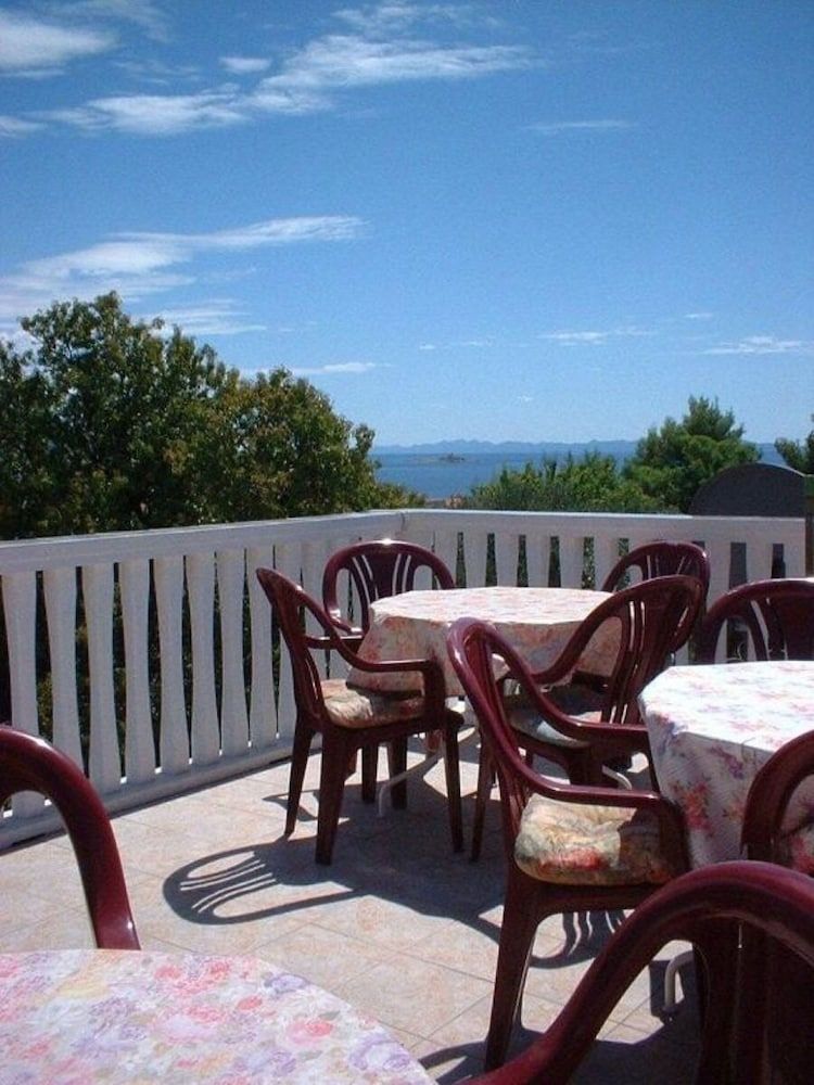 Apartments Lucky 3 estrellas en Orebić