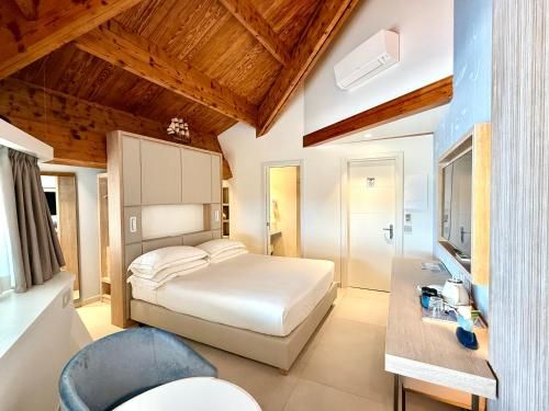 La Bussola Beach Hotel 2