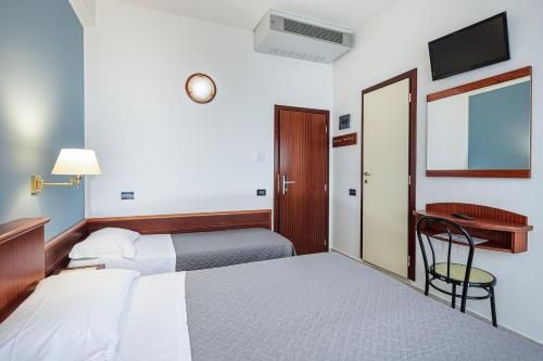 Hotel Avana Fronte Mare 2