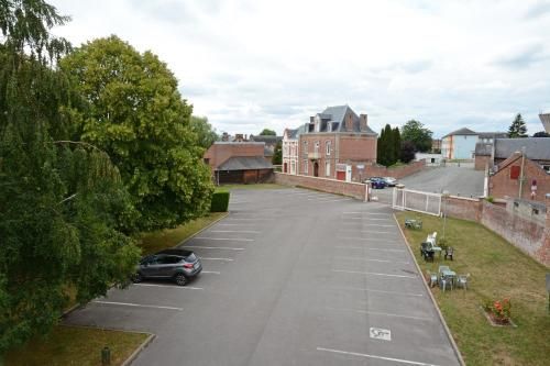 Hôtel Restaurant La Paix La Robe et le Palais 2