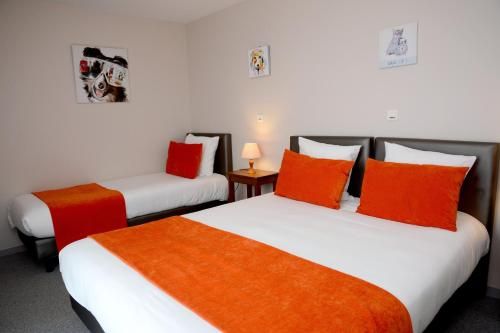 Hôtel Restaurant La Paix La Robe et le Palais 3