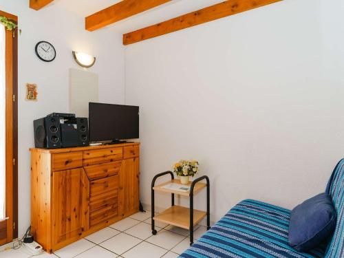 Villa 2 pièces avec mezzanine, terrasse et accès piscine à Gruissan - 5 couchages - FR-1-409-9 3