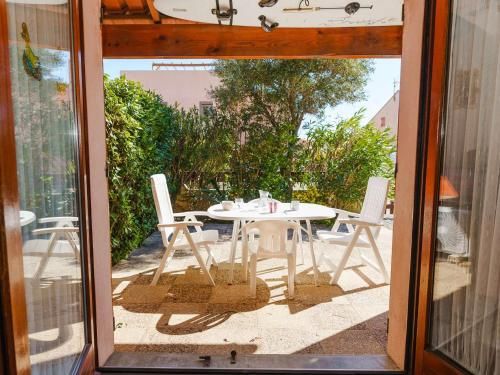 Villa 2 pièces avec mezzanine, terrasse et accès piscine à Gruissan - 5 couchages - FR-1-409-9 2