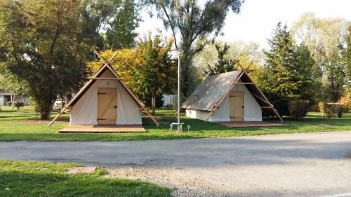 Camping Du Port De Plaisance 2