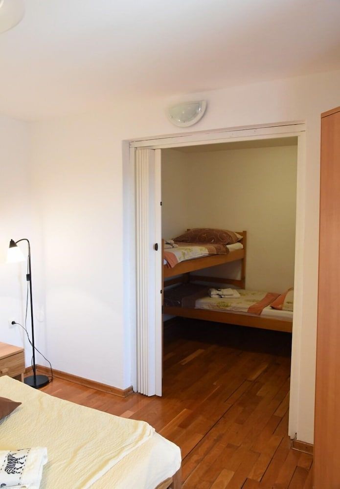 Apartments Ema 2
