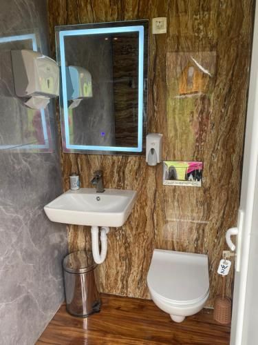 Tara Place - Camp Rabrenovic 3