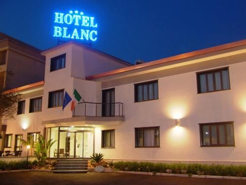 Hotel Blanc 1