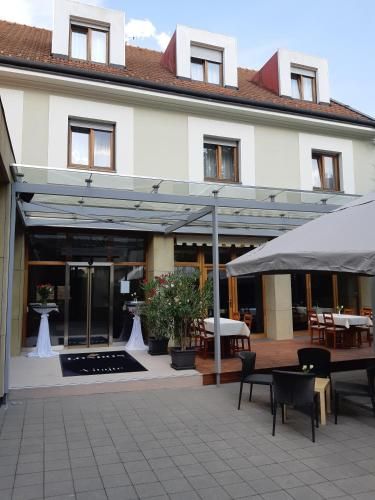 LONDON Boutique hotel & Restaurant 3 estrellas en Trnava