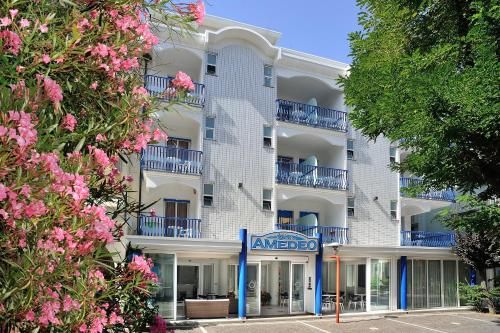 Hotel Amedeo 2 estrelas em Misano Adriatico