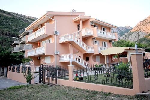 Apartmani Milacic 3 estrellas en Sutomore