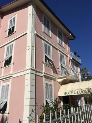 Hotel Lucciola 3 estrelas em Bordighera
